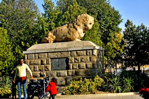 Stone Lion Statue مجسمه شیر سنگی, Hamedan